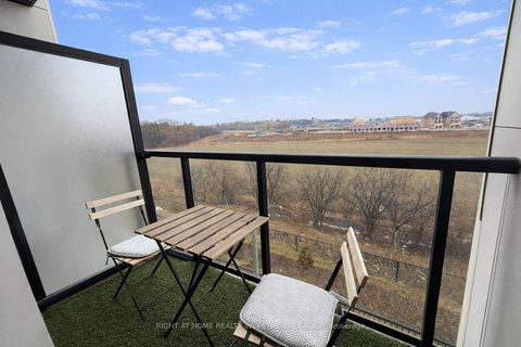 Photo 8 at 714 - 5 Steckley House Lane, Rural Richmond Hill, Richmond Hill