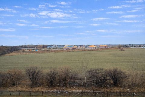 Photo 9 at 714 - 5 Steckley House Lane, Rural Richmond Hill, Richmond Hill