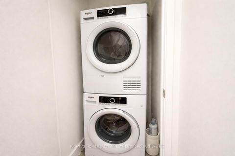 Photo 16 at 714 - 5 Steckley House Lane, Rural Richmond Hill, Richmond Hill