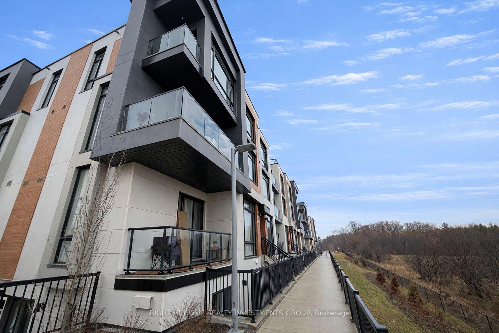 714 - 5 Steckley House Lane, Rural Richmond Hill, Richmond Hill 