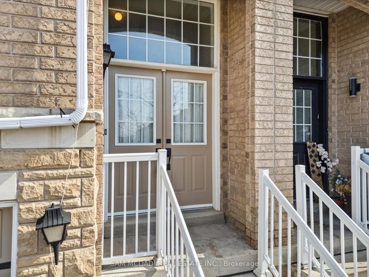 Photo 7 at 5783 Tiz Road, Hurontario, Mississauga