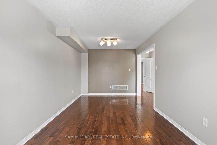 Photo 10 at 5783 Tiz Road, Hurontario, Mississauga