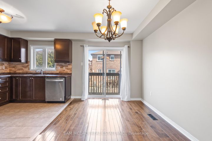 Photo 11 at 5783 Tiz Road, Hurontario, Mississauga