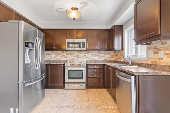 Photo 13 at 5783 Tiz Road, Hurontario, Mississauga