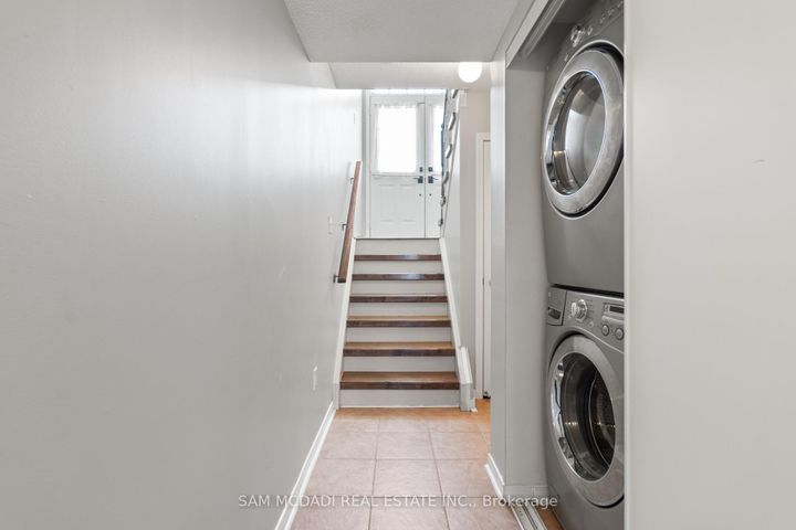 Photo 27 at 5783 Tiz Road, Hurontario, Mississauga