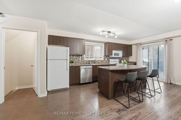 Photo 8 at 157 Meadowhawk Trail, Bradford, Bradford West Gwillimbury