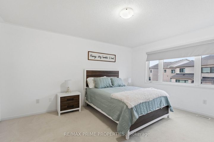 Photo 11 at 157 Meadowhawk Trail, Bradford, Bradford West Gwillimbury