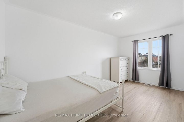 Photo 15 at 157 Meadowhawk Trail, Bradford, Bradford West Gwillimbury