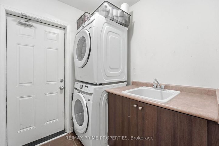 Photo 20 at 157 Meadowhawk Trail, Bradford, Bradford West Gwillimbury