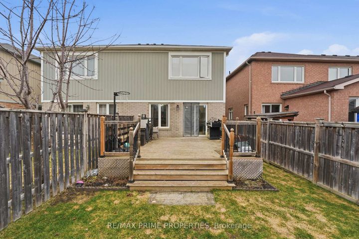 Photo 23 at 157 Meadowhawk Trail, Bradford, Bradford West Gwillimbury