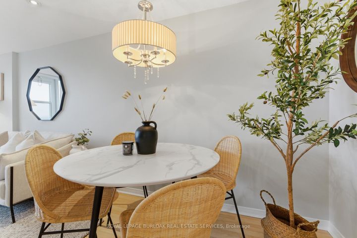 Photo 6 at 312 - 6720 Glen Erin Drive, Meadowvale, Mississauga