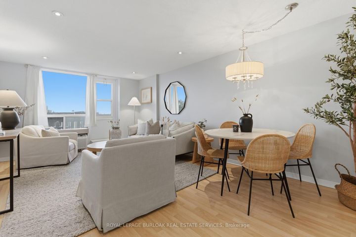 Photo 7 at 312 - 6720 Glen Erin Drive, Meadowvale, Mississauga