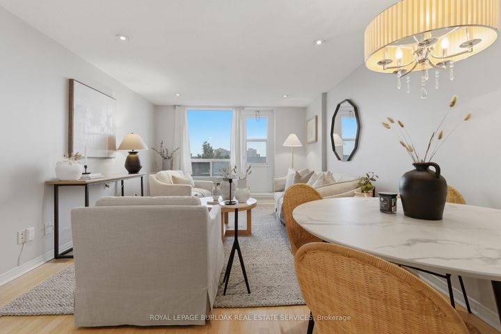 Photo 8 at 312 - 6720 Glen Erin Drive, Meadowvale, Mississauga