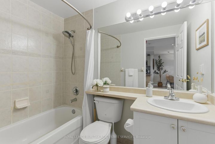 Photo 14 at 312 - 6720 Glen Erin Drive, Meadowvale, Mississauga