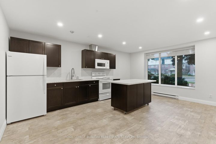 Photo 18 at 312 - 6720 Glen Erin Drive, Meadowvale, Mississauga