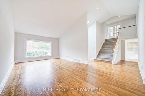 Photo 7 at 17 Bramble Drive, Don Mills, Toronto