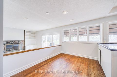 Photo 12 at 17 Bramble Drive, Don Mills, Toronto
