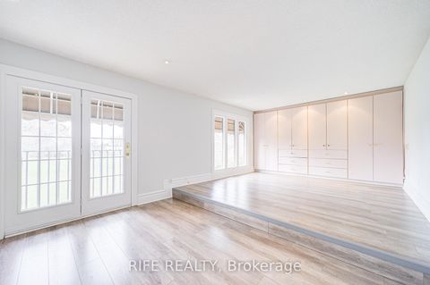 Photo 23 at 17 Bramble Drive, Don Mills, Toronto