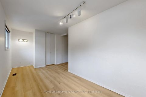 Photo 31 at 22 Marowyne Drive, Don Valley Village, Toronto