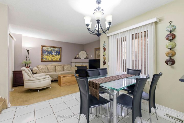 Photo 7 at 68 Lavender Place, East Woodbridge, Vaughan