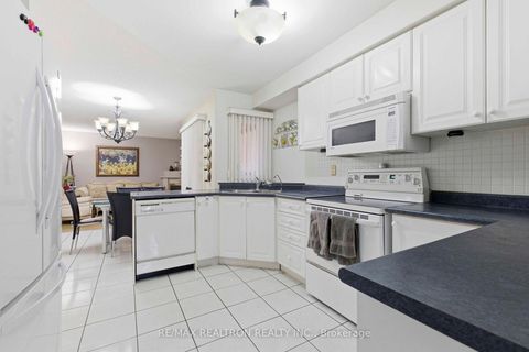 Photo 12 at 68 Lavender Place, East Woodbridge, Vaughan