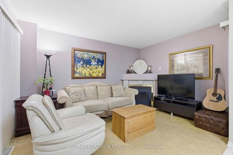 Photo 13 at 68 Lavender Place, East Woodbridge, Vaughan