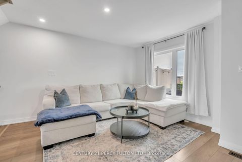 Photo 12 at 89 Fairlane Avenue, Painswick South, Barrie