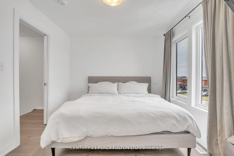 Photo 23 at 89 Fairlane Avenue, Painswick South, Barrie