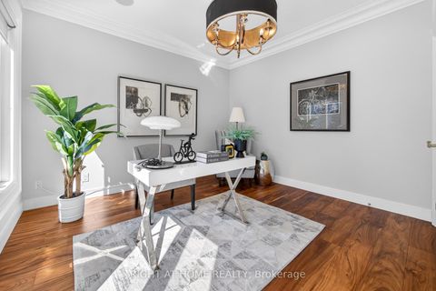 Photo 10 at 661 Wellington Street W, Aurora Highlands, Aurora