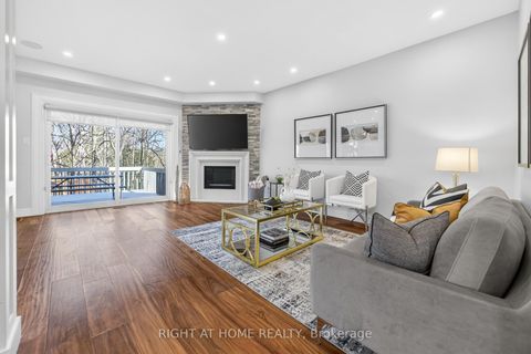 Photo 14 at 661 Wellington Street W, Aurora Highlands, Aurora