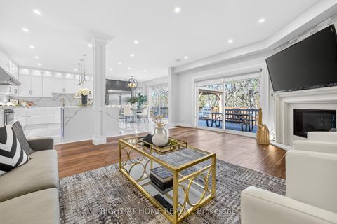 Photo 16 at 661 Wellington Street W, Aurora Highlands, Aurora