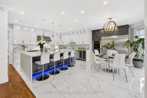 Photo 17 at 661 Wellington Street W, Aurora Highlands, Aurora