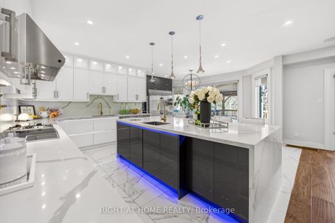 Photo 19 at 661 Wellington Street W, Aurora Highlands, Aurora