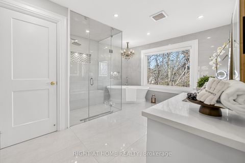 Photo 25 at 661 Wellington Street W, Aurora Highlands, Aurora