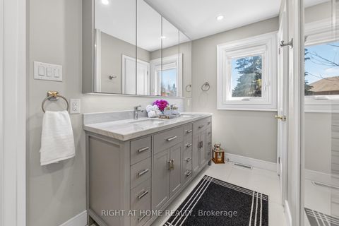 Photo 30 at 661 Wellington Street W, Aurora Highlands, Aurora