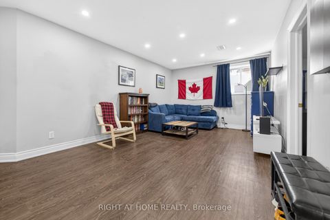 Photo 37 at 661 Wellington Street W, Aurora Highlands, Aurora