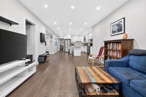 Photo 38 at 661 Wellington Street W, Aurora Highlands, Aurora