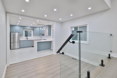 Photo 6 at 23 Reiber Crescent, Steeles, Toronto