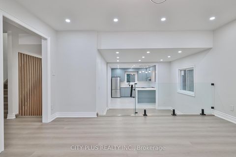 Photo 7 at 23 Reiber Crescent, Steeles, Toronto