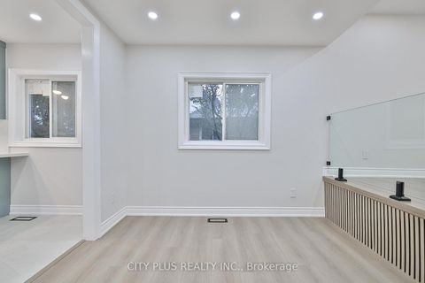 Photo 11 at 23 Reiber Crescent, Steeles, Toronto