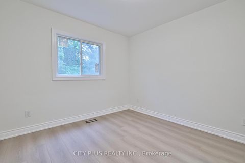 Photo 19 at 23 Reiber Crescent, Steeles, Toronto