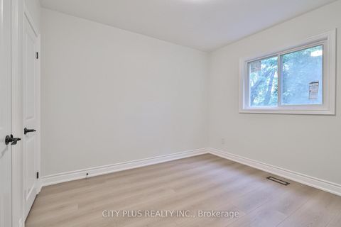 Photo 20 at 23 Reiber Crescent, Steeles, Toronto