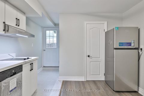 Photo 30 at 23 Reiber Crescent, Steeles, Toronto