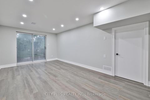 Photo 33 at 23 Reiber Crescent, Steeles, Toronto