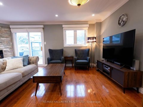 Photo 5 at 27 Constellation Crescent, Observatory, Richmond Hill