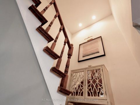 Photo 7 at 27 Constellation Crescent, Observatory, Richmond Hill