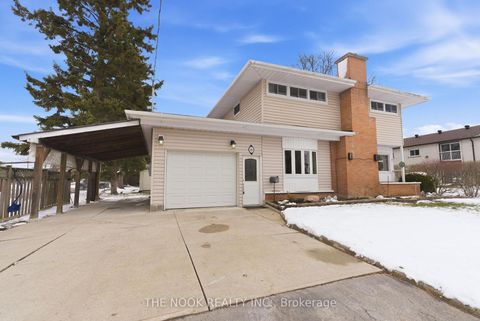 Photo 2 at 6 Nelson Street, Bowmanville, Clarington