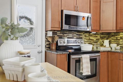 Photo 17 at 6 Nelson Street, Bowmanville, Clarington