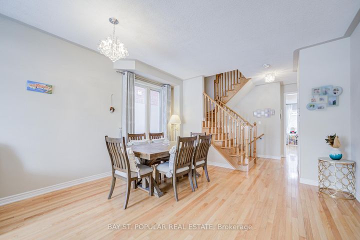 Photo 8 at 142 Betony Drive, Oak Ridges, Richmond Hill