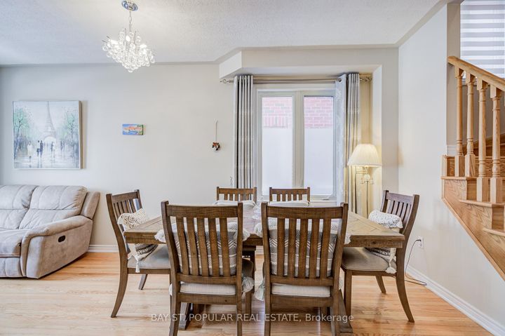 Photo 9 at 142 Betony Drive, Oak Ridges, Richmond Hill